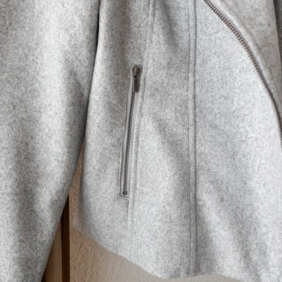 Jaclyn Smith Women’s Size Medium Light Gray Coat Moto Style Jacket Zip Pockets - Picture 4 of 6